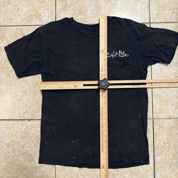 Salt Life Graphic T-Shirt Black Fish Skull Short Sleeve Pocket Tee - Picture 3 of 3